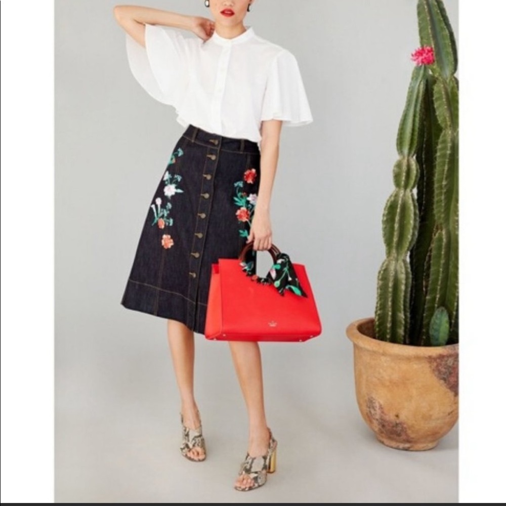 ❤️Kate Spade Broome Street Embellished Floral Jean Skirt.  Size 2.